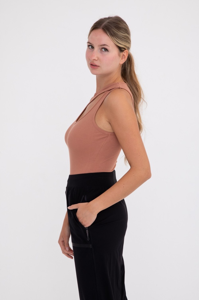 KEYHOLE CUTOUT BODYSUIT