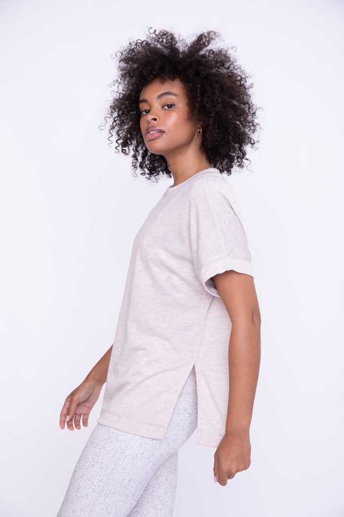 SHORT SLEEVE TOP W/ SIDE SLITS