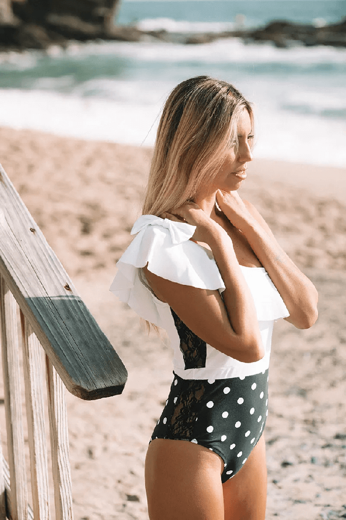 POLKADOT ONE SHOULDER SWIMSUIT