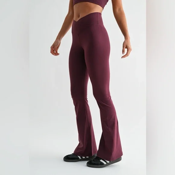 VENICE CROSSOVER YOGA PANTS